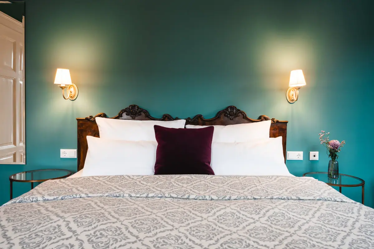 Chambre im Haus Kaiser – Belle Époque Flair im HENRI Kitzbühel