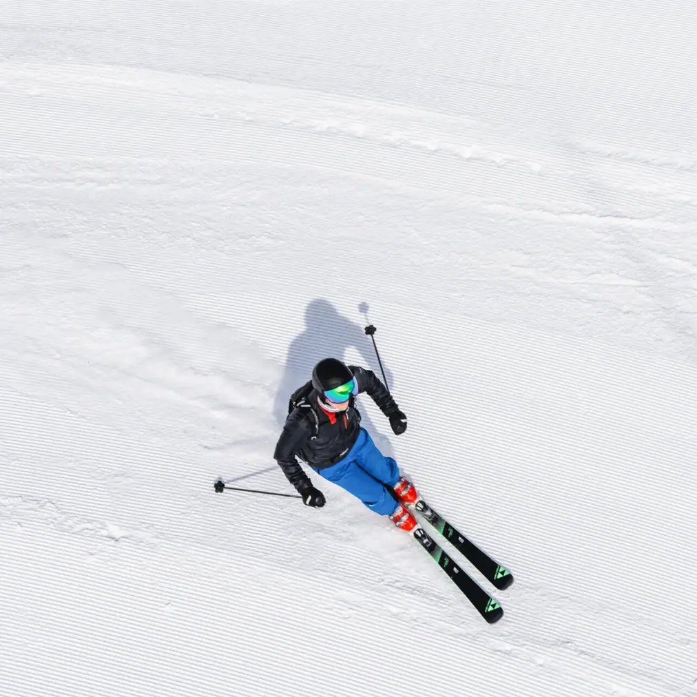 ARO_TAH_egr_Winter_Skifahrer_81