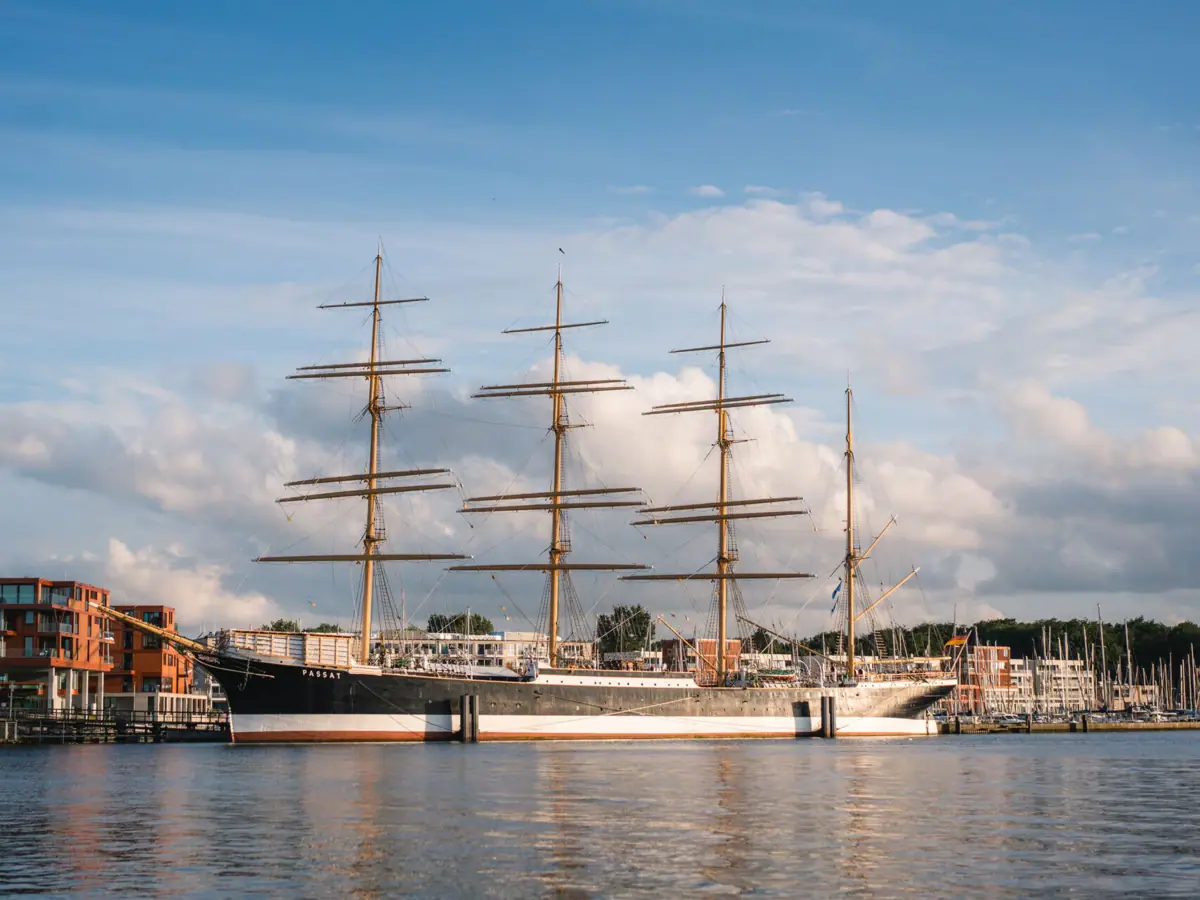 Passat Das Segelschiff Passat im Hafen von Travemünde.